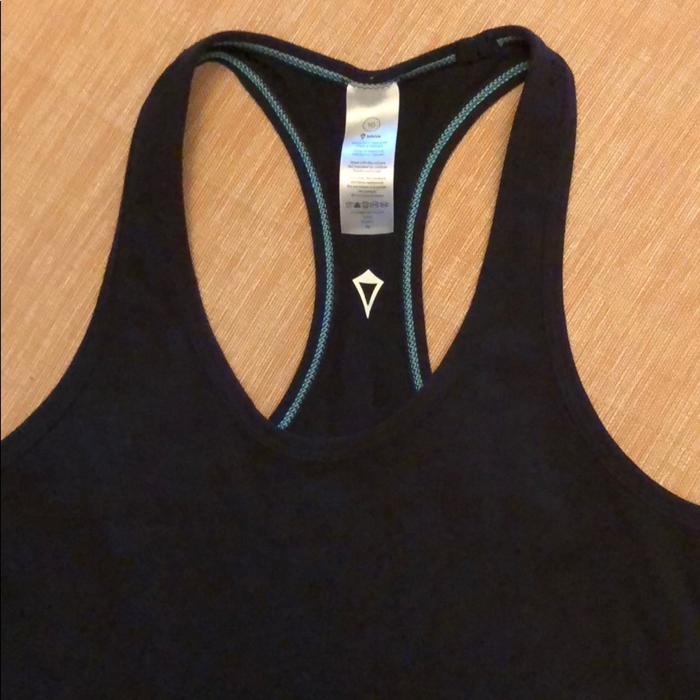 Ivivva top